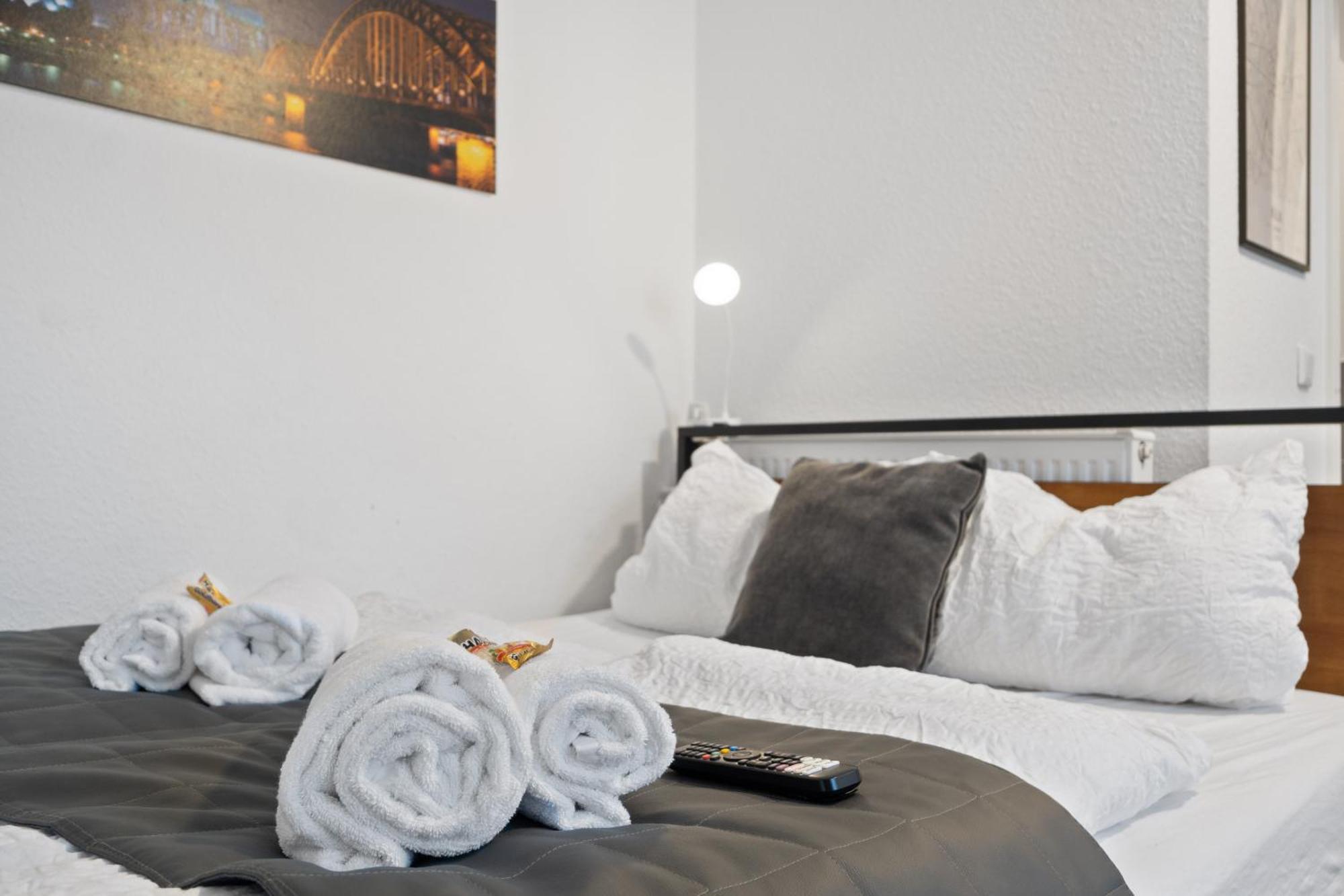 Modernes Apartement Am Rhein In Ruhiger Lage Köln Eksteriør bilde